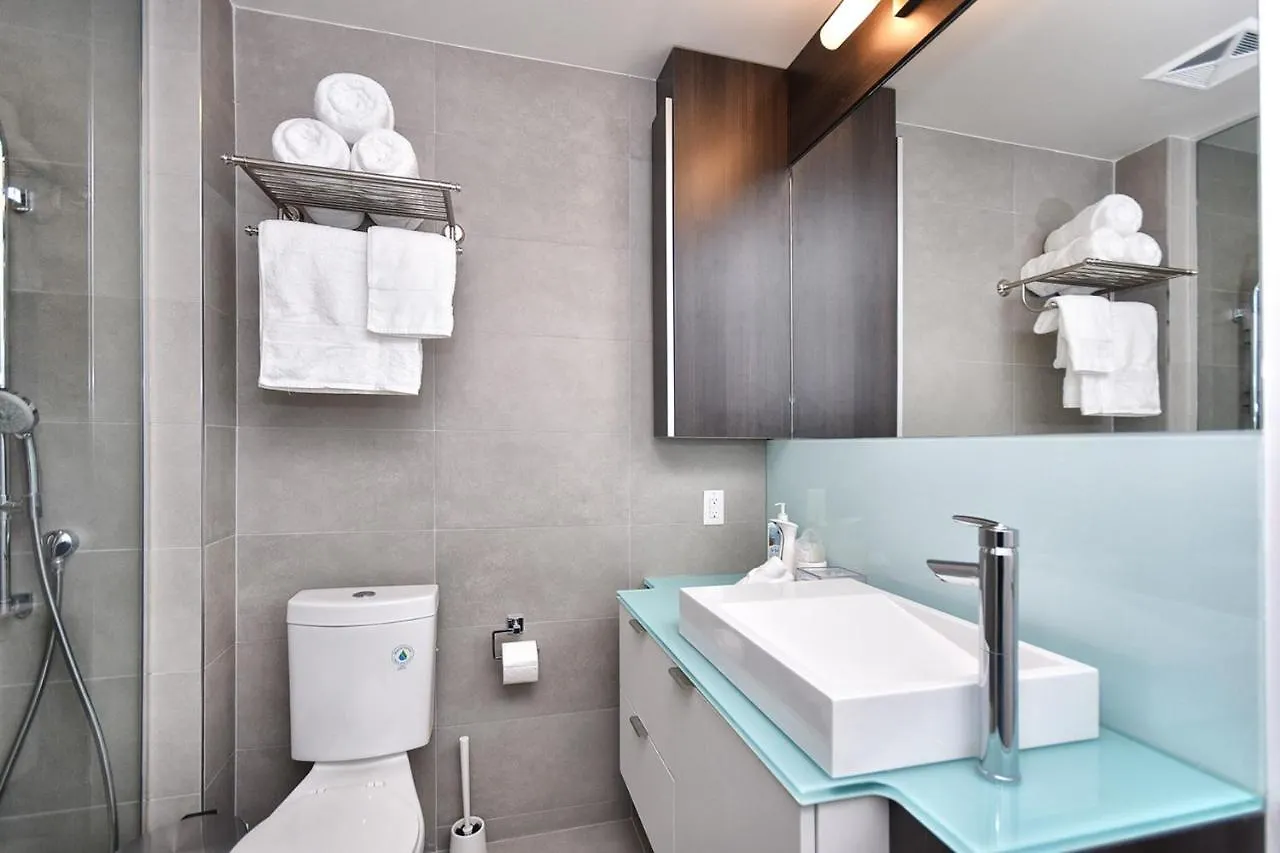 Applewood Suites - Front Street West Toronto Hotel