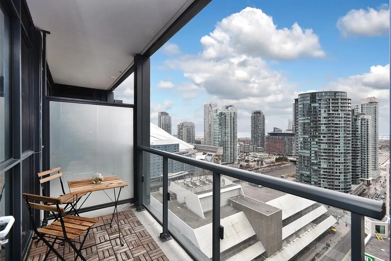 Hotel Applewood Suites - Front Street West Toronto