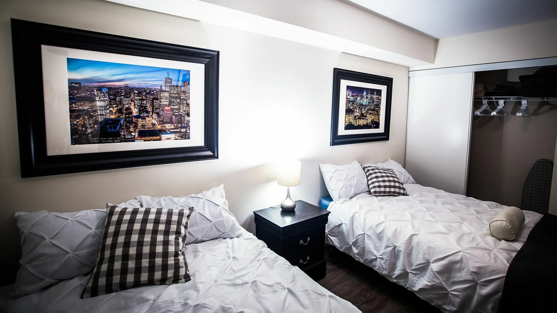 Applewood Suites - Front Street West Toronto 3*,