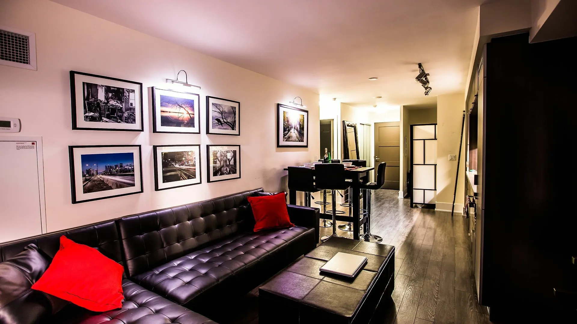 *** Hotel Applewood Suites - Front Street West Toronto Canada