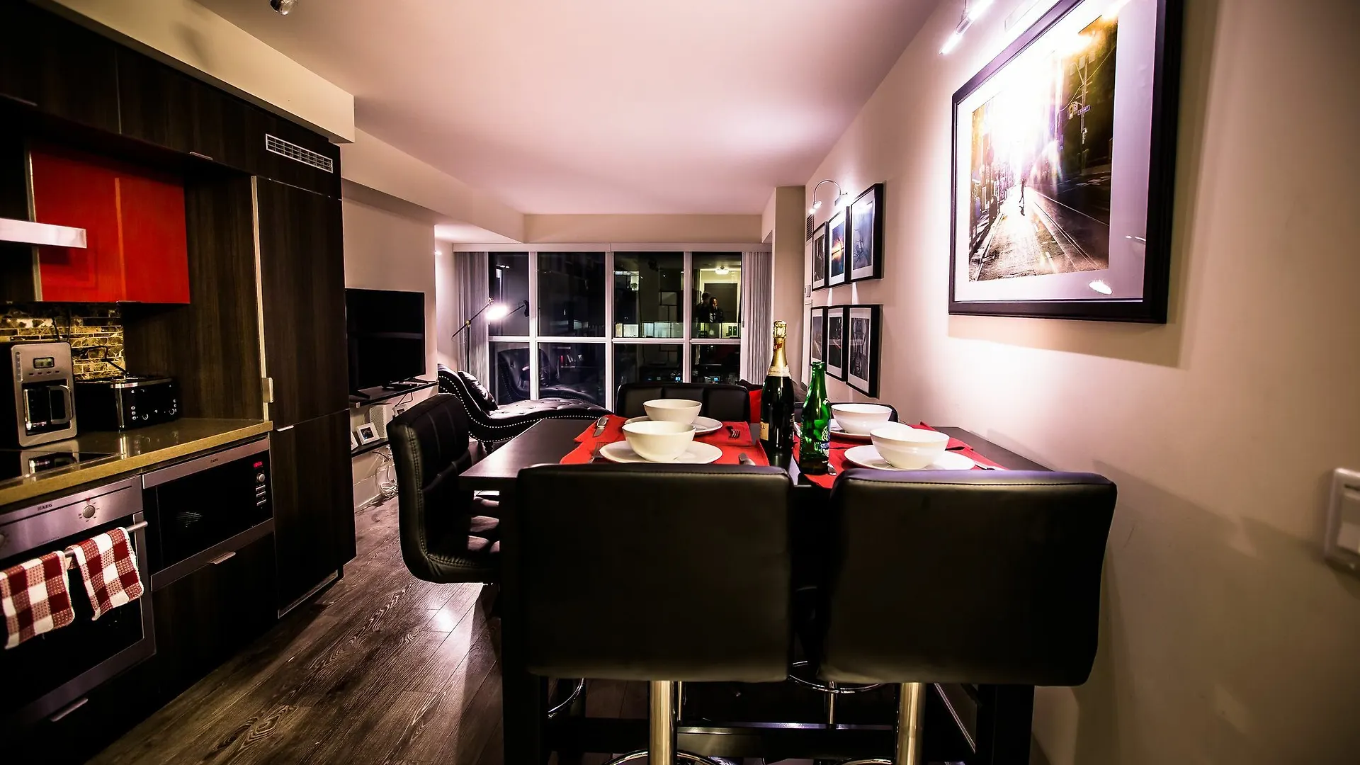 Applewood Suites - Front Street West Toronto