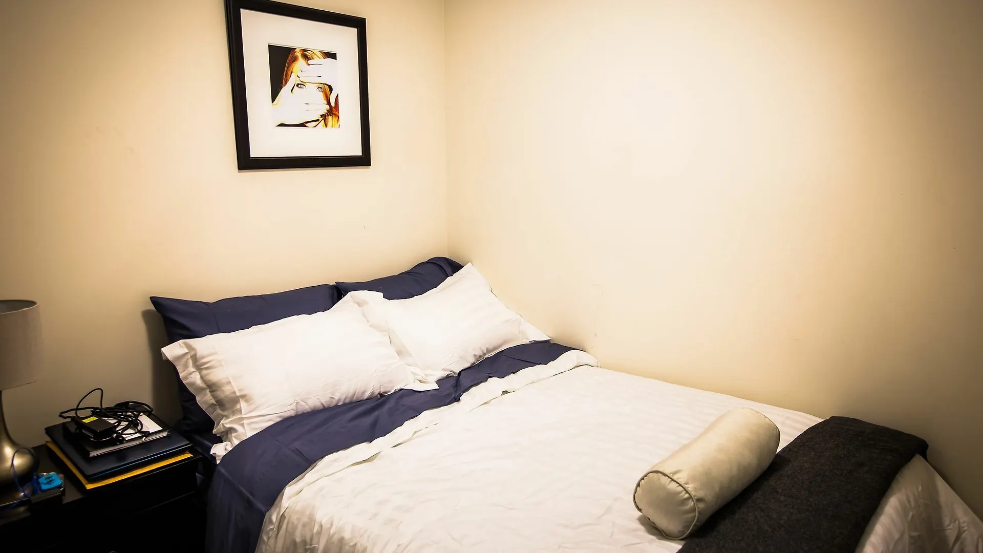 Hotel Applewood Suites - Front Street West Toronto